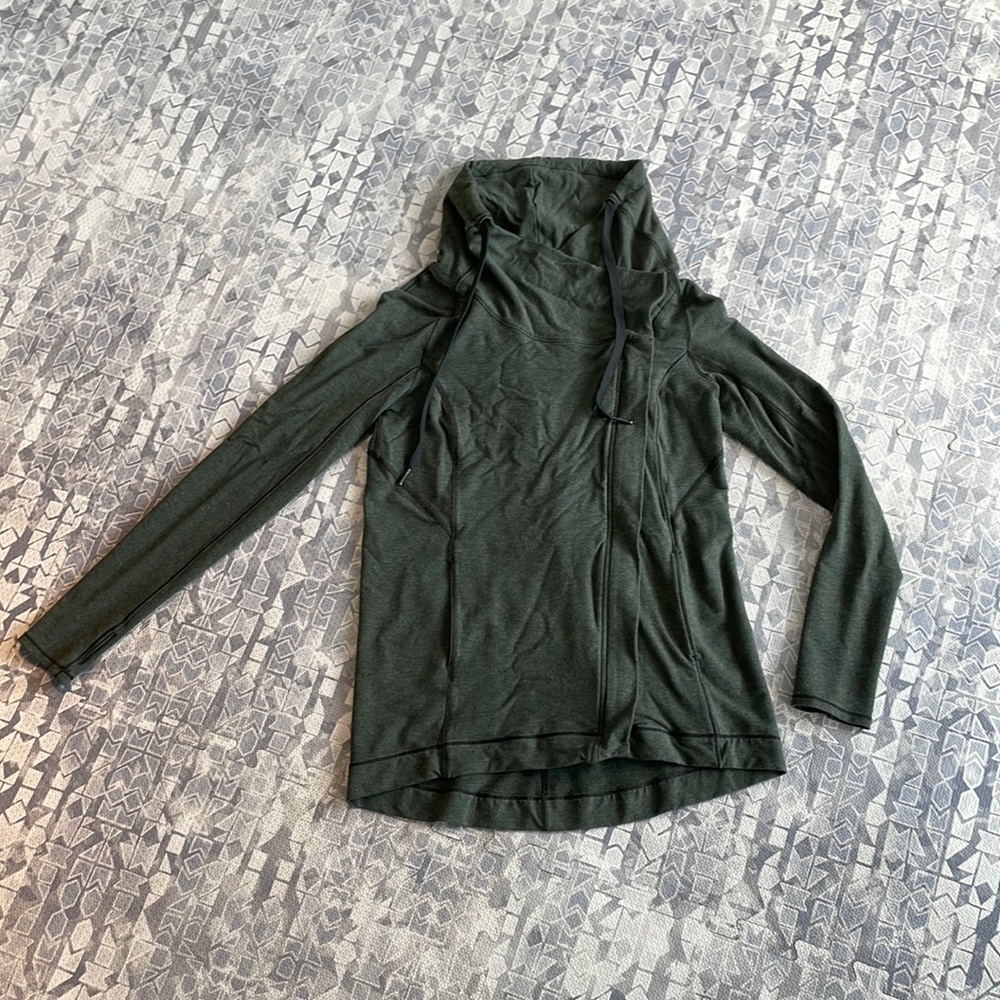 lululemon Coast Easy Wrap